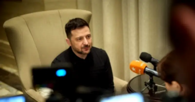 Tổng thống Zelensky tuyên bố Ukraine mạnh mẽ hơn, thúc giục Nga-Mỹ đàm phán