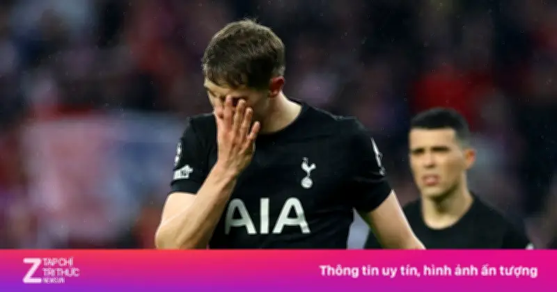 Tottenham chạm đáy với chuỗi thất bại lịch sử, áp lực đè nặng HLV Tudor