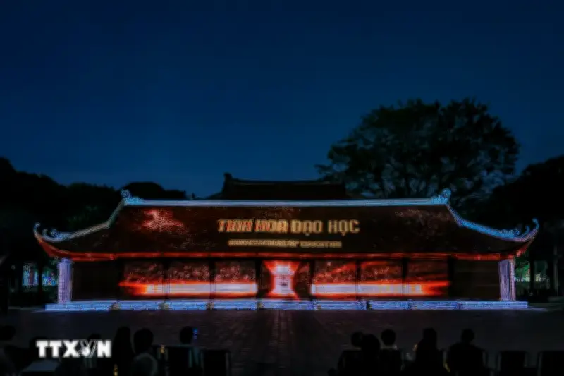 Tour đêm Văn Miếu - Quốc Tử Giám: Đánh thức di sản bằng công nghệ số