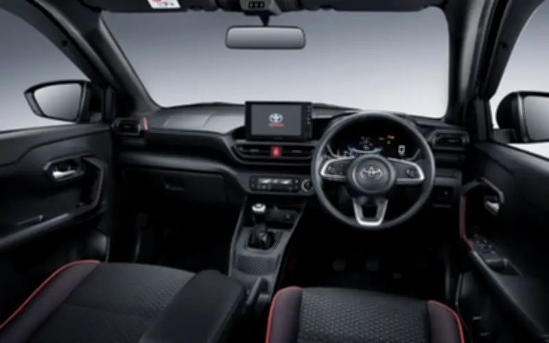 Toyota Raize 2026 giá 387 triệu đồng: Thiết kế sắc nét, cạnh tranh Kia Sonet tại Việt Nam