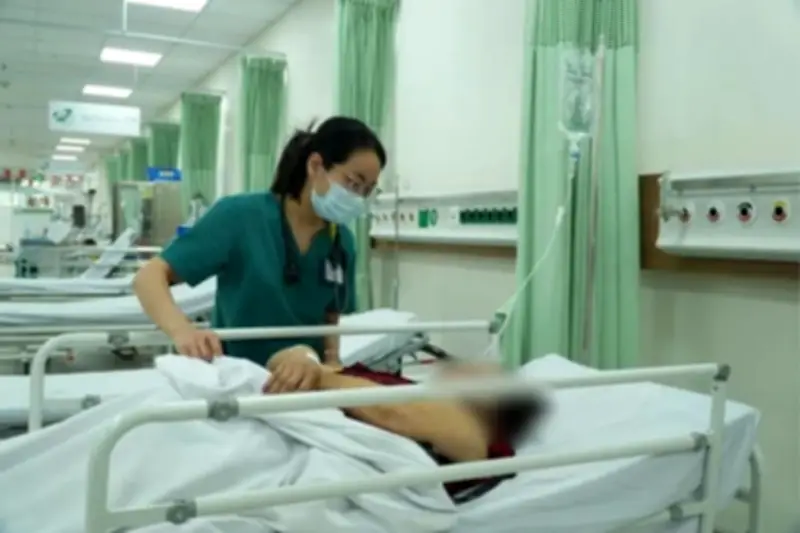 TP.HCM: 17 Người Nhập Viện Sau Khi Ăn Bánh Mỳ, Nghi Ngộ Độc Thực Phẩm