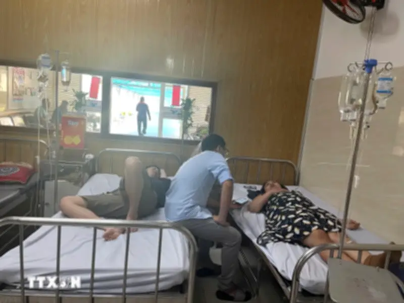 TP.HCM: Nhiều ca nhập viện sau khi ăn bánh mì, cảnh báo ngộ độc thực phẩm