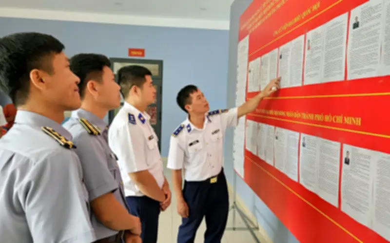 TP.HCM Niêm Yết Danh Sách Ứng Cử Viên và Kiện Toàn Ủy Ban Bầu Cử