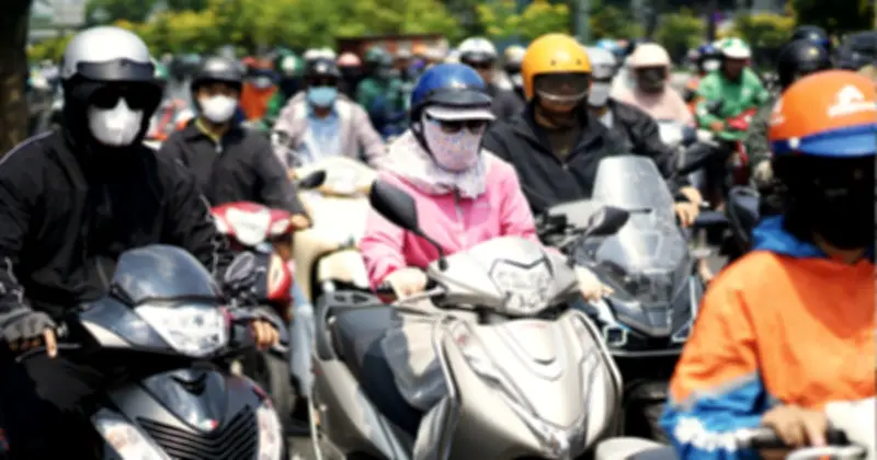 TP.HCM oằn mình trong đợt nắng nóng gay gắt, nhiệt độ chạm ngưỡng 36°C