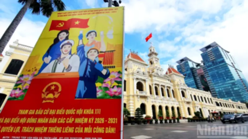 TP.HCM Rực Rỡ Cờ Đỏ Sao Vàng Chào Mừng Ngày Bầu Cử Quốc Hội Khóa XVI