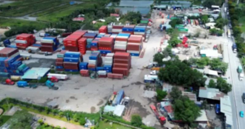 TP.HCM xử lý loạt bãi xe container tự phát chiếm đất nông nghiệp dọc đại lộ Võ Chí Công