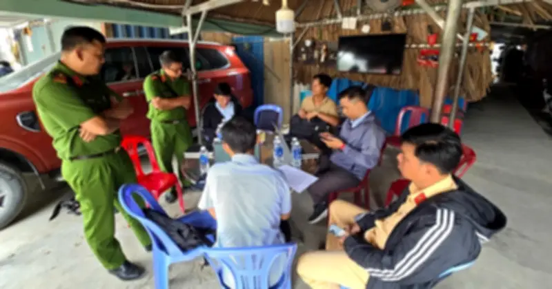 TP.HCM: Xử phạt hai bãi xe container tự phát trên đường Võ Chí Công