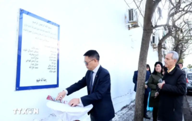 Trang trọng tưởng niệm các nhà báo Việt Nam và Algeria hy sinh ở Sóc Sơn