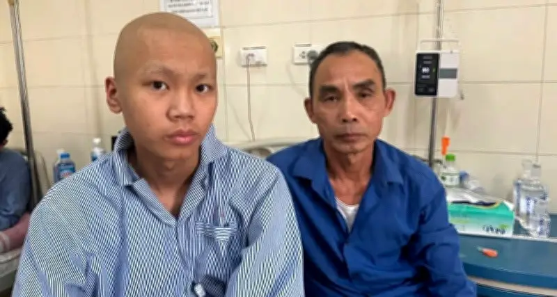 Trao hơn 51 triệu đồng hỗ trợ em Vũ Phương Duy mắc ung thư xương