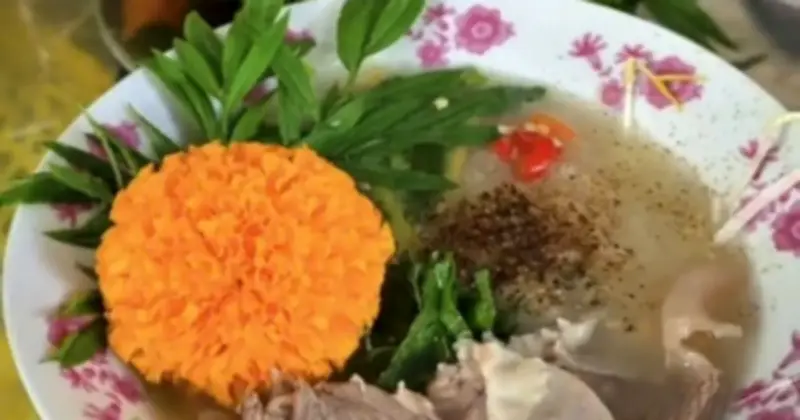 Trend 'Ăn Hoa Như Ăn Rau' Trên Mạng Xã Hội: Sáng Tạo Hay Nguy Cơ Sức Khỏe?