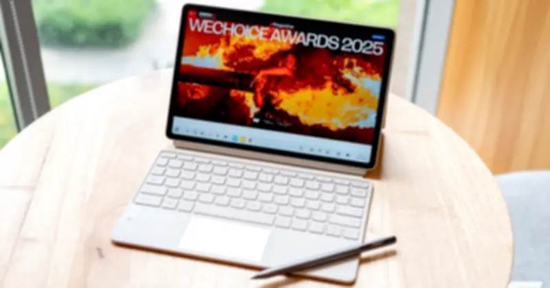 Trải Nghiệm Lenovo Yoga Tab: Tablet AI Có Thực Sự Thay Thế Laptop?