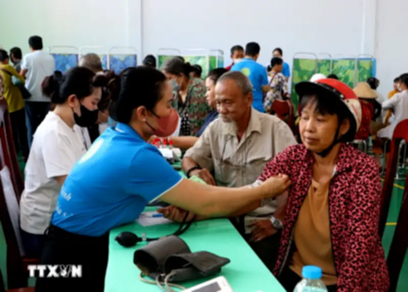 Triển khai cơ chế, chính sách đặc biệt cho công tác chăm sóc sức khỏe nhân dân