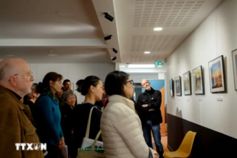 Triển lãm ảnh 'Việt Nam - Đất nước, Con người' thu hút công chúng tại Pháp
