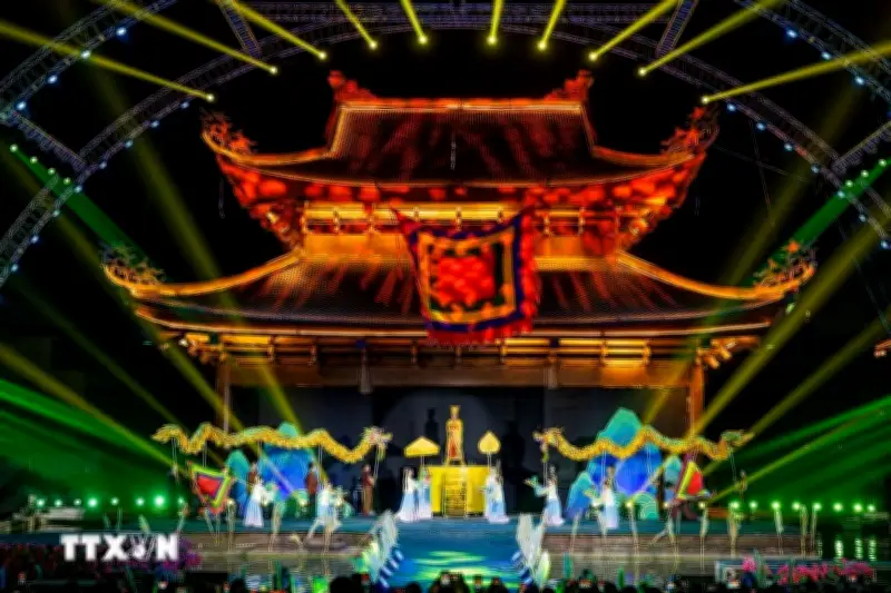 Triển lãm thực cảnh 'Anh hùng cờ lau' và bánh Hưng Ca giữa lòng Cổ Đô