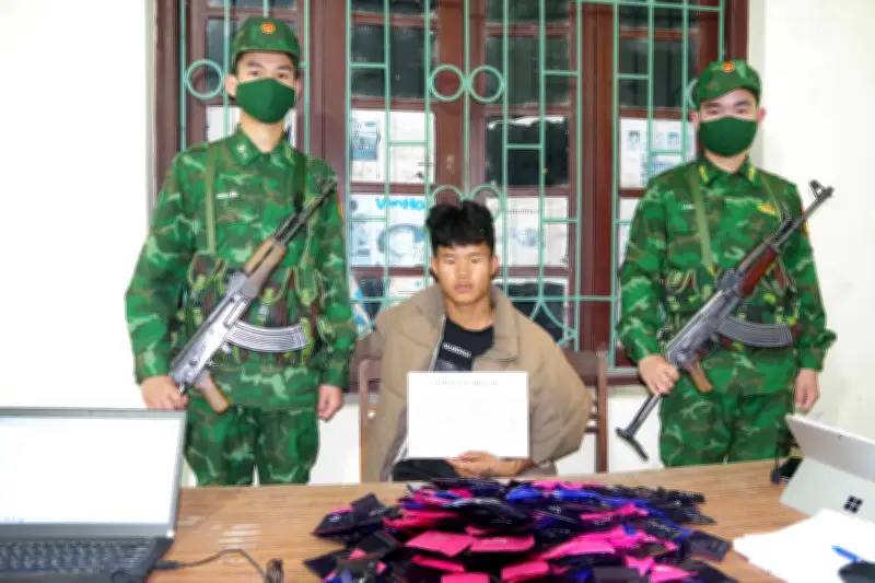 Triệt phá đường dây vận chuyển trái phép 60.000 viên hồng phiến qua biên giới