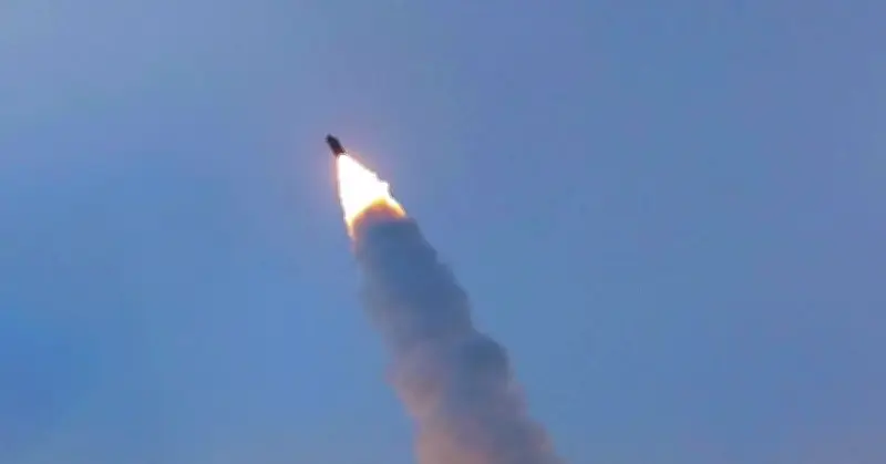 Triều Tiên phóng loạt tên lửa đạn đạo, Hàn Quốc - Mỹ - Nhật Bản tăng cường giám sát