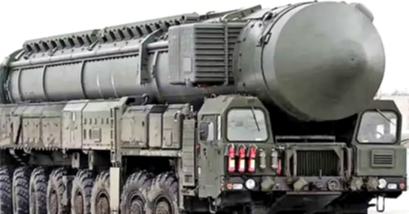 Triều Tiên và Nga so tầm tên lửa: Hwasong-20 đối đầu RS-28 Sarmat