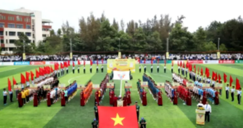 Trận mở màn căng thẳng hâm nóng VCK TNSV THACO Cup 2026 tại Nha Trang