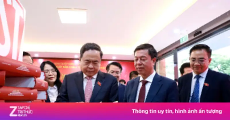 Trưng Bày Sách Về Quốc Hội Và Pháp Luật Trong Ngày Bầu Cử Quan Trọng