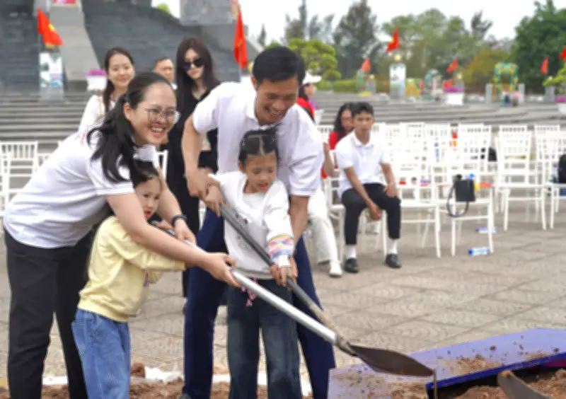 Trồng cây hạnh phúc tại Mũi Sa Vĩ: Nghi thức văn hóa mang ý nghĩa sâu sắc