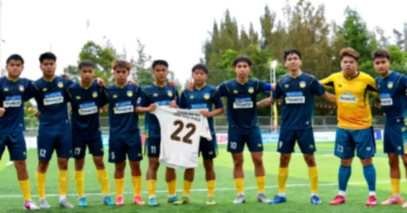 Trường ĐH Công nghệ TP.HCM lội ngược dòng ấn tượng, giành vé tứ kết bóng đá sinh viên