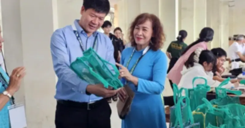 Trường ĐH Nha Trang đẩy mạnh hợp tác quốc tế chống rác thải biển