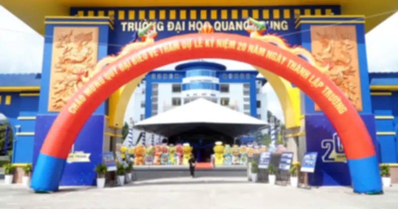 Trường Đại học Quang Trung kỷ niệm 20 năm, đón nhận chứng nhận kiểm định chất lượng