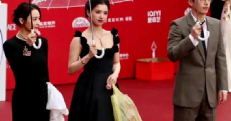 Trương Tịnh Nghi gây sốt với túi nylon vàng, vô tình quảng cáo miễn phí cho Balenciaga