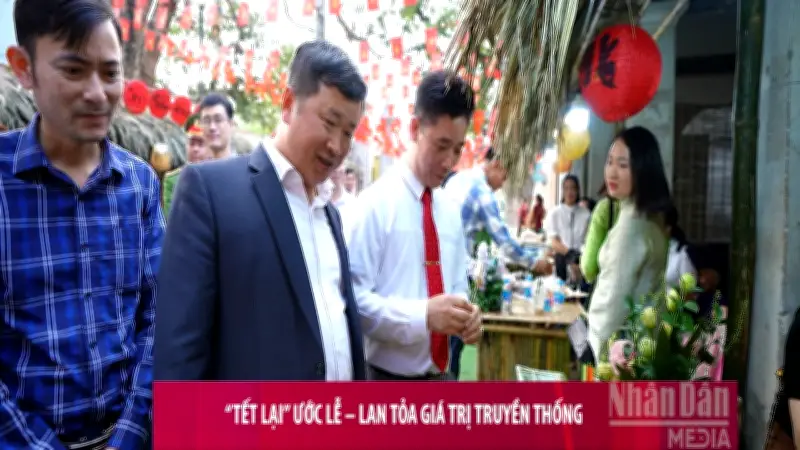 Trình diễn nghề giã giò truyền thống: Tinh hoa ẩm thực làng Ước Lễ thu hút du khách