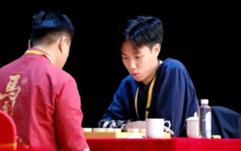 Trình Vũ Đông đánh bại Lại Lý Huynh, giữ chức vô địch Ngũ Dương Bôi tại Trung Quốc