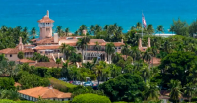 Trump bỏ phiếu qua thư trong khi đảng Dân chủ giành chiến thắng tại Florida