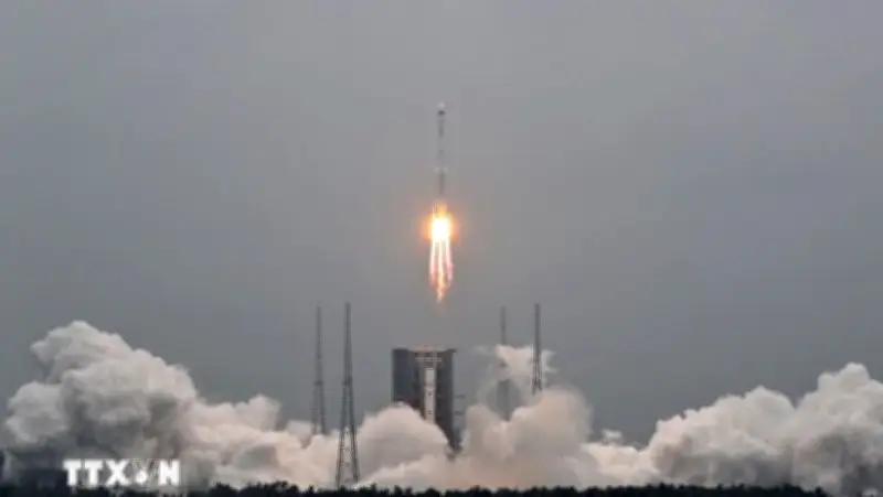 Trung Quốc phóng hai tên lửa đẩy, triển khai vệ tinh internet không gian