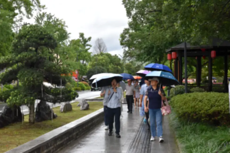 Trung Quốc thử nghiệm đăng ký lưu trú trực tuyến cho người nước ngoài