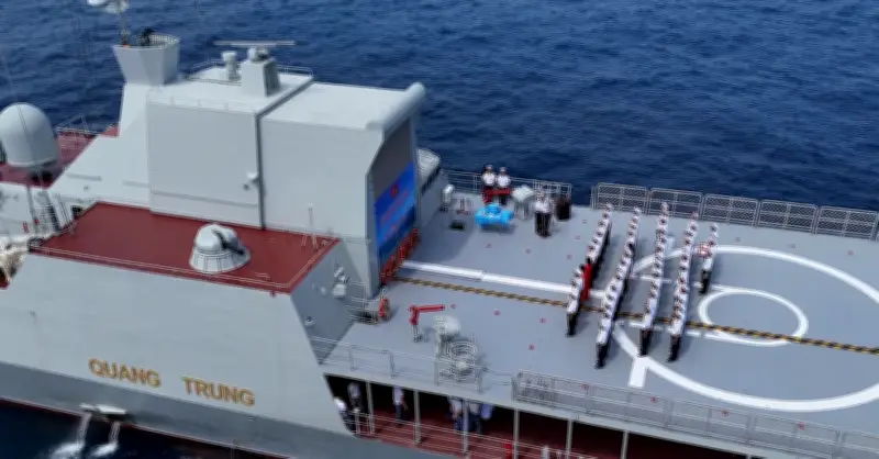 Tàu 016-Quang Trung thực hiện hải trình lịch sử tới Australia tham gia Kakadu-2026