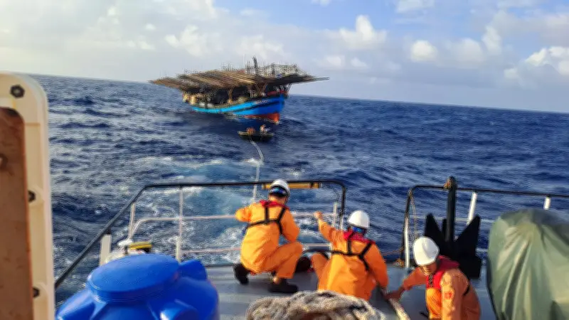 Tàu cá gặp nạn trên biển, 34 ngư dân được cứu an toàn sau chiến dịch khẩn cấp