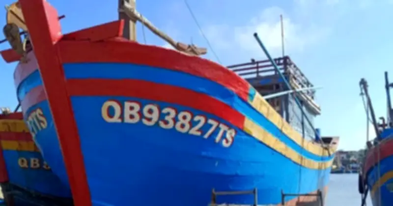 Tàu cá Quảng Trị mất liên lạc trên biển, lực lượng chức năng khẩn trương tìm kiếm