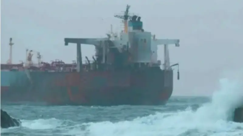 Tàu chở dầu bị tấn công ở Biển Đen, 27 thủy thủ Thổ Nhĩ Kỳ an toàn