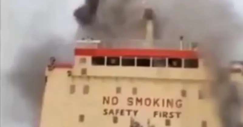 Tàu chở dầu Singapore bị tấn công bằng xuồng tự sát, Iran tuyên bố đóng eo biển Hormuz