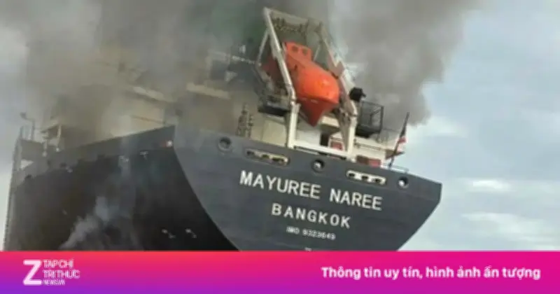 Tàu Thái Lan trúng đạn ở Hormuz, 3 thuyền viên mất tích giữa căng thẳng leo thang