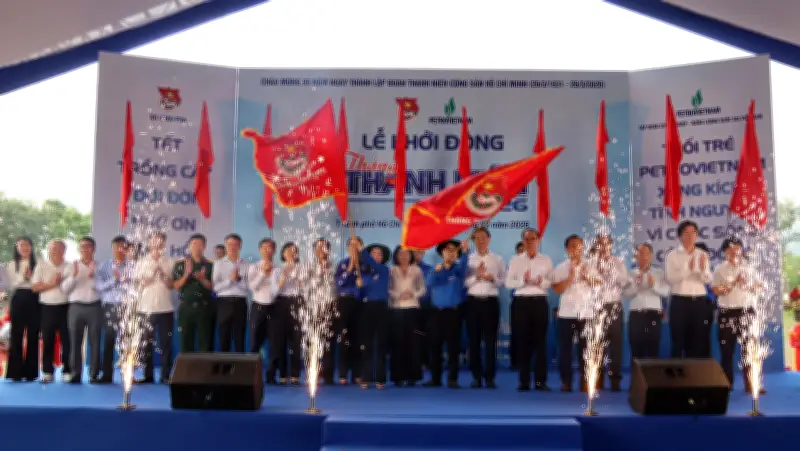 Tuổi trẻ Petrovietnam xung kích vì cộng đồng, khởi động Tháng Thanh niên trồng cây