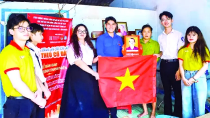 Tuổi trẻ TP.HCM phục dựng di ảnh liệt sĩ từ ký ức, khơi dậy lòng biết ơn