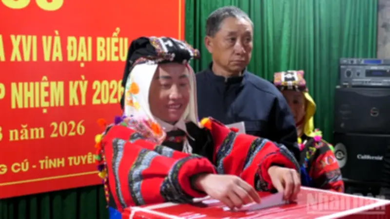 Tuyên Quang: Ngày bầu cử diễn ra phấn khởi, an toàn, nhiều xã đạt 100% cử tri tham gia