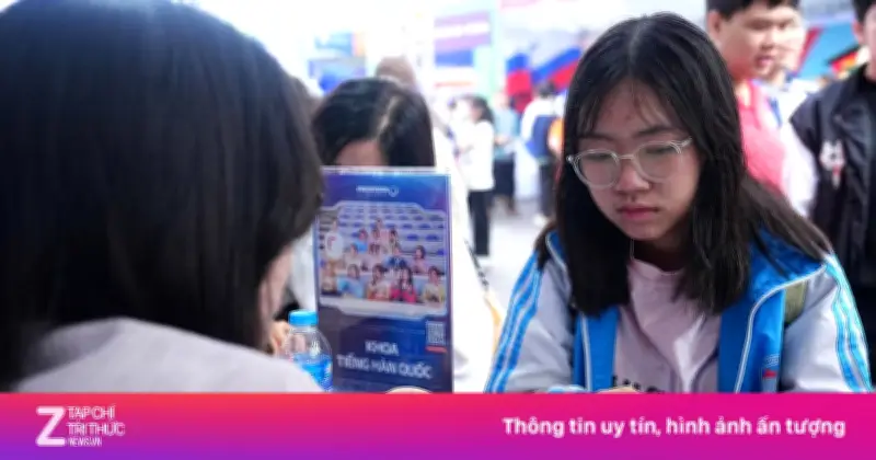 Tuyển Sinh Đại Học 2026: Biến Nỗi Sợ AI Thành Cơ Hội Phát Triển Nghề Nghiệp