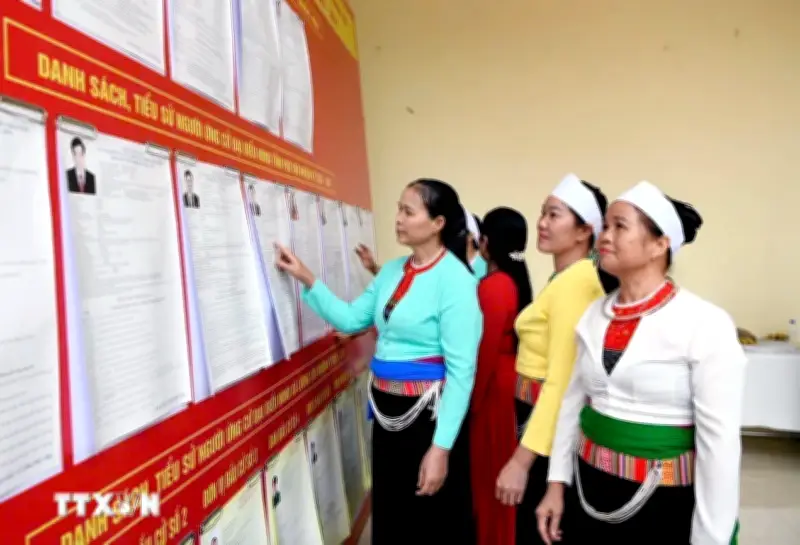 Tuyên truyền bầu cử bằng tiếng dân tộc: Đưa thông tin dễ hiểu đến cử tri vùng cao