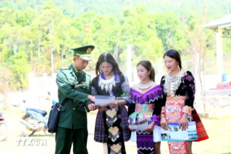 Tuyên truyền Ngày hội lớn của dân tộc đến đồng bào vùng sâu, vùng xa