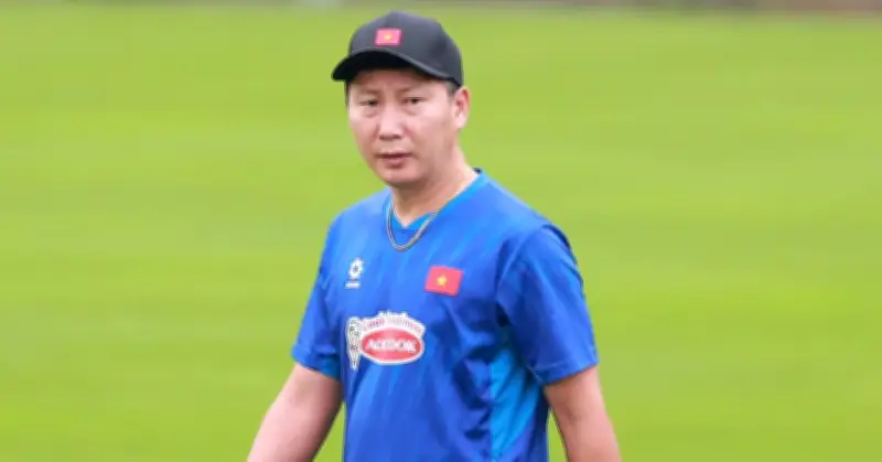 Tuyển Việt Nam tập luyện tích cực, Xuân Son quyết tâm ghi bàn trước Malaysia