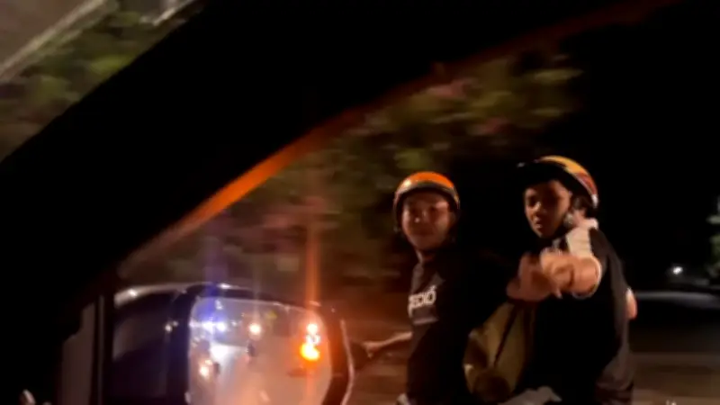 Tây Ninh: Người đàn ông chặn đầu taxi chửi bới bị tạm giữ giấy phép lái xe