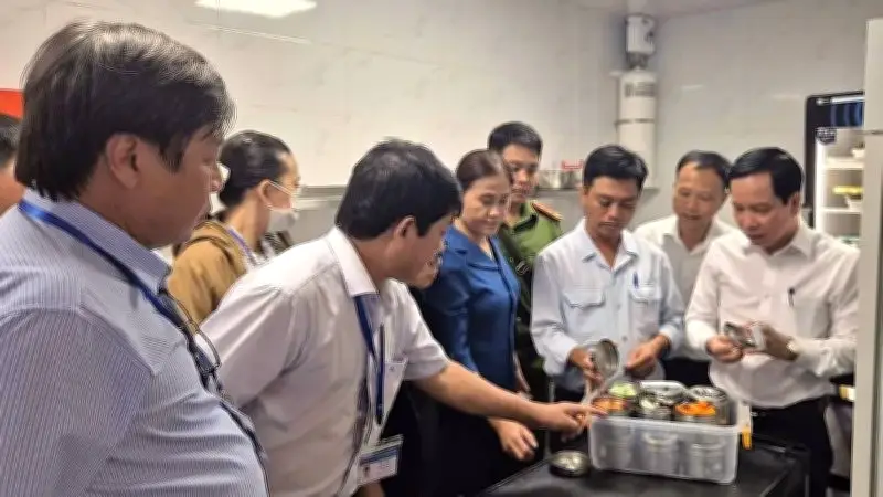 Tây Ninh tăng cường kiểm tra an toàn thực phẩm tại các cơ sở ăn uống và du lịch
