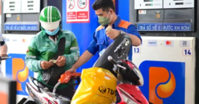 Đầu mối xăng dầu hạn chế bán hàng: Càng bán càng lỗ, nguồn cung chỉ nhỏ giọt