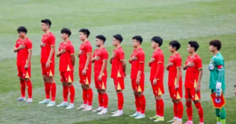 U.23 Việt Nam chấn thương trung vệ trụ cột Đinh Quang Kiệt trước trận gặp Thái Lan